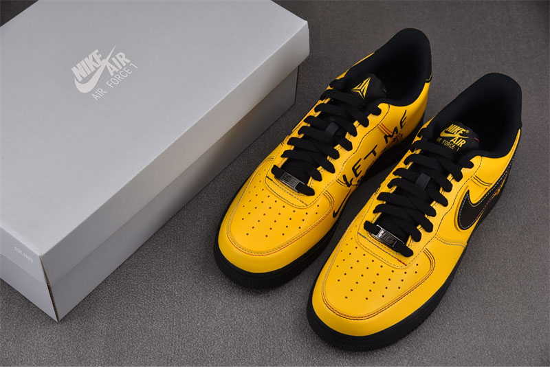 나이키 【GX공장】 x 자 에어포스 1 로우 로우탑 선다이얼 블랙 IQ2713-700 착용 이미지