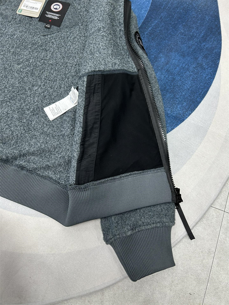 캐나다구스 Chilliwack 칠리왁 플리스 봄버 자켓 착용 이미지