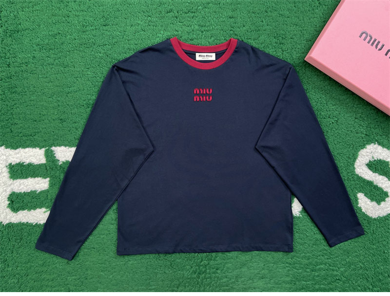미우미우 【잔디집】 긴팔 티셔츠 코튼 저지 로고 자수 (레어) 착용 이미지