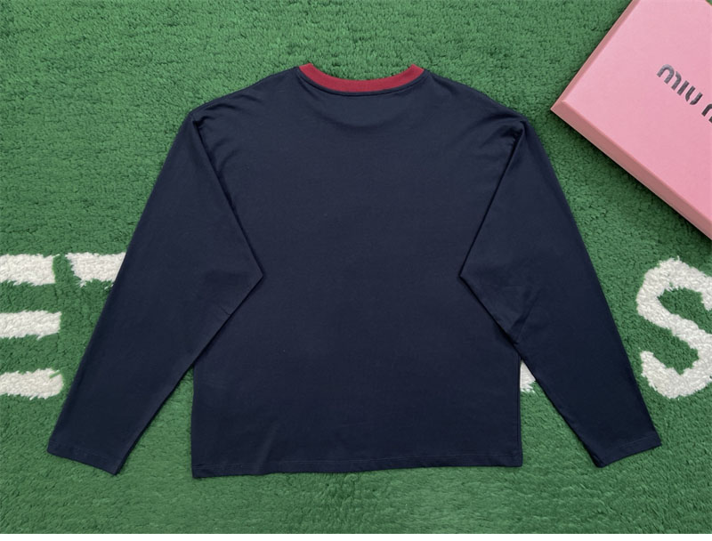 미우미우 【잔디집】 긴팔 티셔츠 코튼 저지 로고 자수 (레어) 착용 이미지